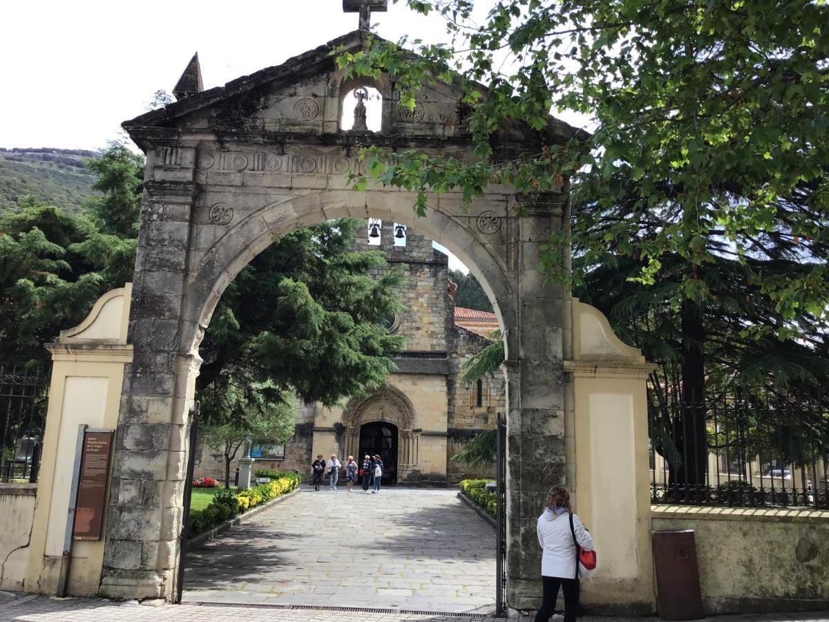 Albergue De Peregrinos La Bilbaina ซานโตญา ภายนอก รูปภาพ
